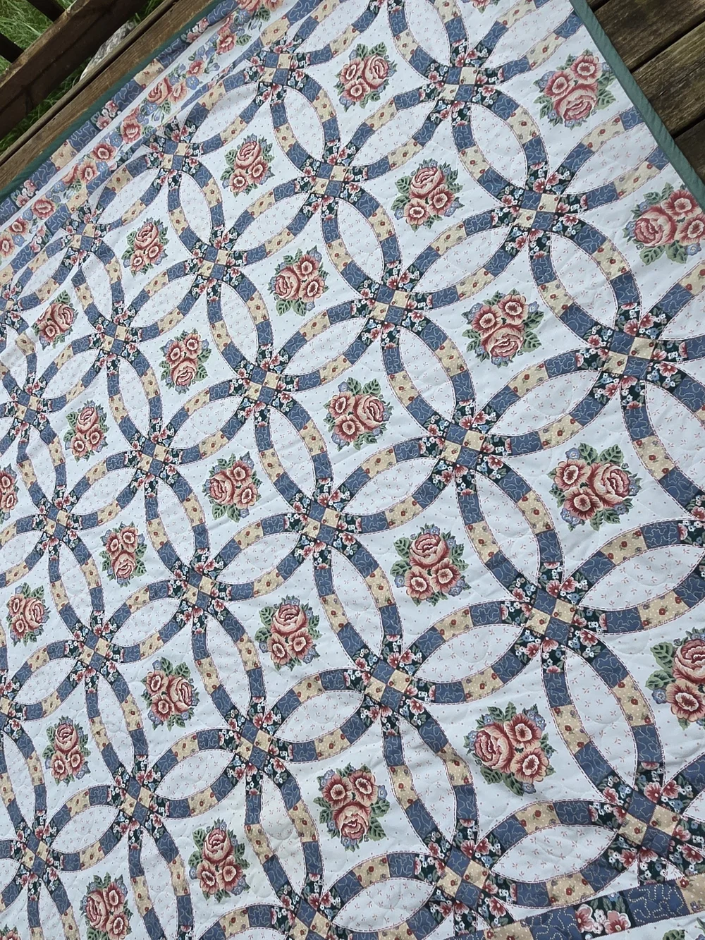 Vintage Springs Classic Floral Double Wedding Ring Manufactured Quilt Blue Pink